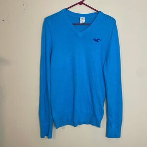 Hollister Blue Men's large V-Neck Pullover Sweater Cotton Blend Chest Logo